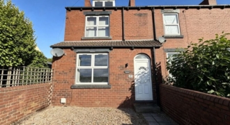 High Street, Royston, S71