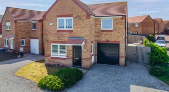 De Montford Drive, Kilnhurst, S64